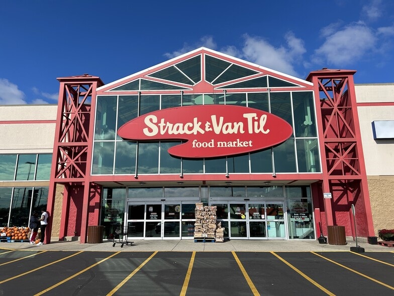 More Photos Of 115 E Sibley St, Hammond Freestanding For Lease