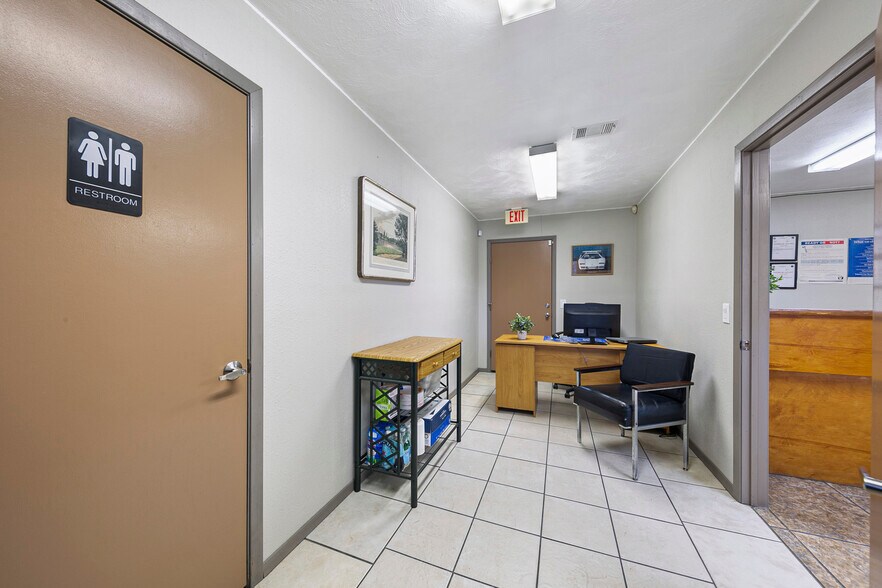 More Photos Of 7215 N Shepherd Dr, Houston Auto Repair For Sale