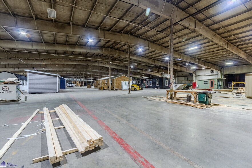 More Photos Of 7845 Carneal Rd, West Paducah Warehouse For Sale