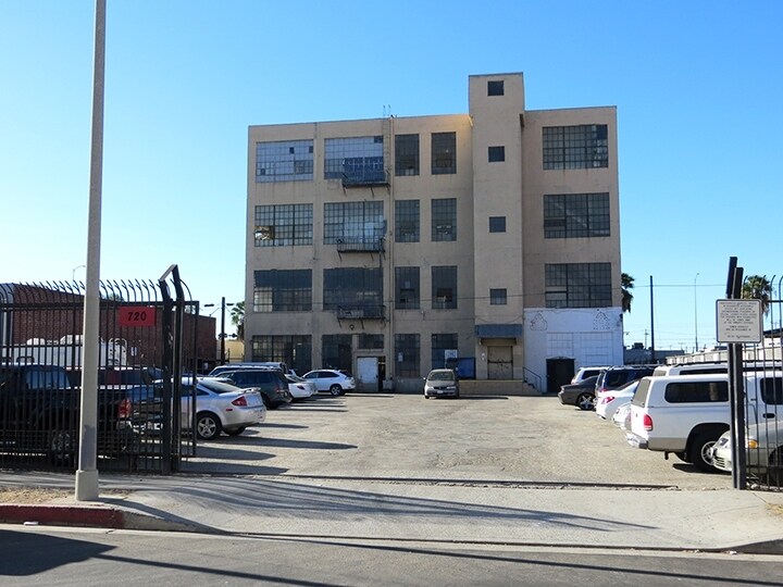 More Photos Of 721-725 E Washington Blvd, Los Angeles Warehouse For Sale