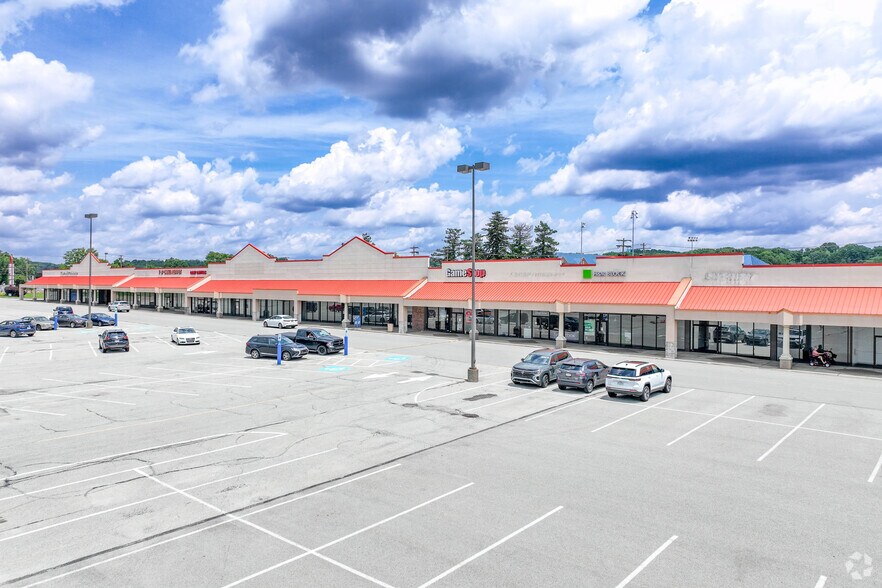 More Photos Of 200-300 Hillcrest Shopping Ctr, New Kensington Unknown For Lease