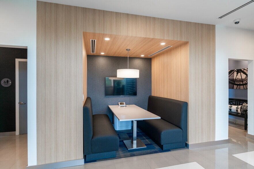 More Photos Of 2000 Ultimate Way, Weston Unknown For Lease