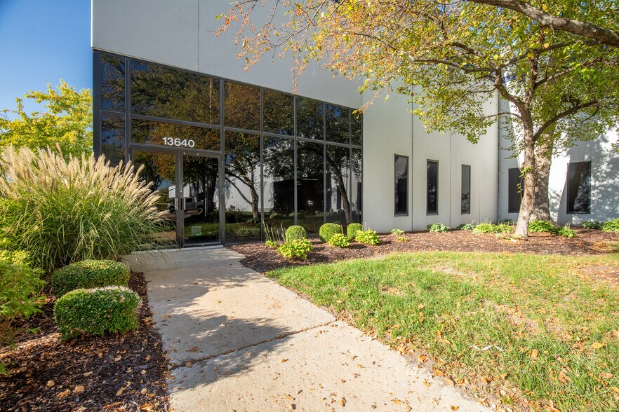 Primary Photo Of 13640 Lakefront Dr, Earth City Warehouse For Lease