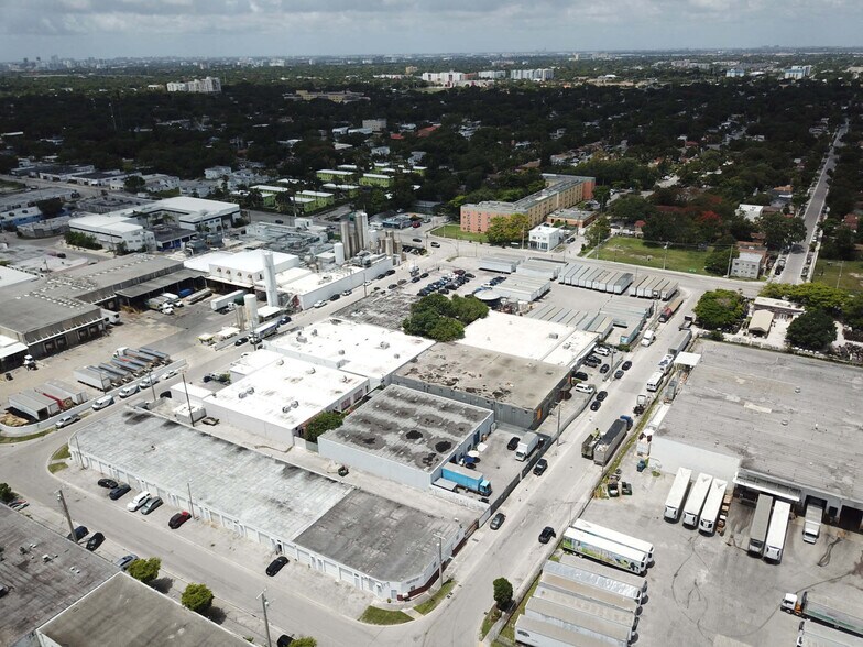 More Photos Of 270 NE 70th St, Miami Warehouse For Sale
