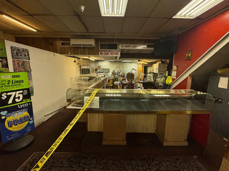 More Photos Of 3100 Kensington Ave, Philadelphia Storefront For Lease