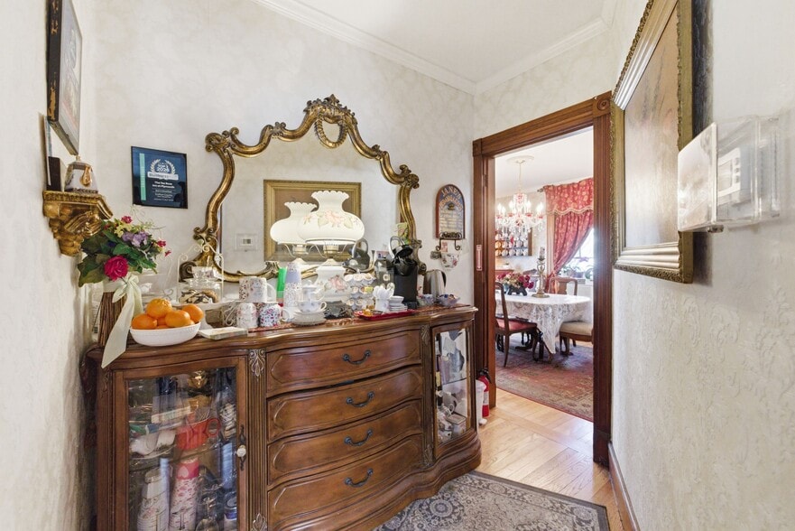 More Photos Of 8 Pleasant St, Plymouth Hospitality For Sale