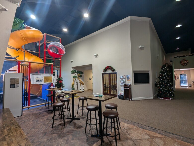 More Photos Of 5315 N Twin City Hwy, Nederland Warehouse For Sale