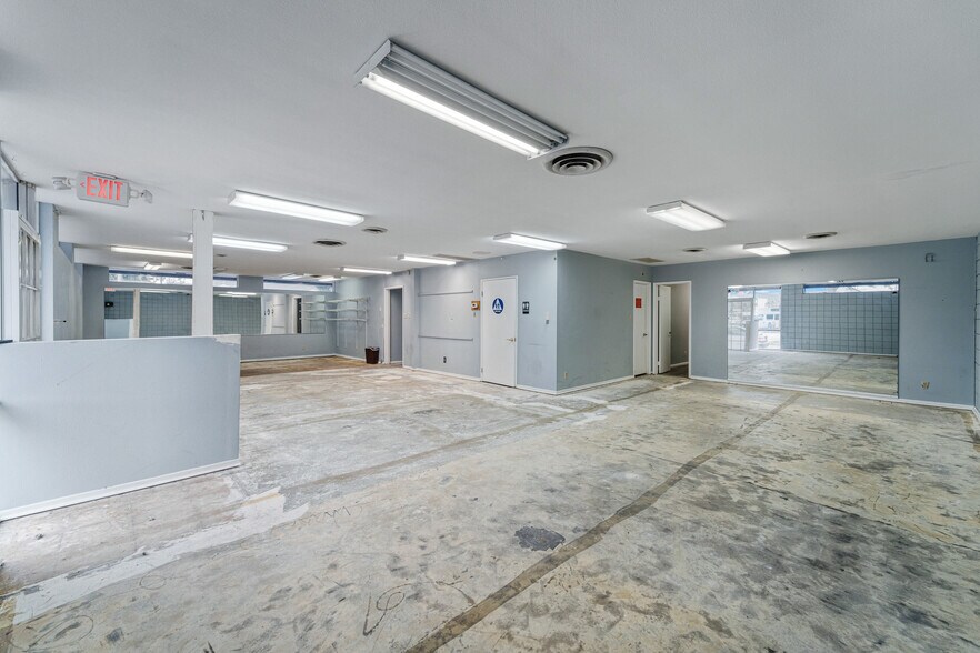 More Photos Of 3535 E 7th St, Long Beach Medical For Sale