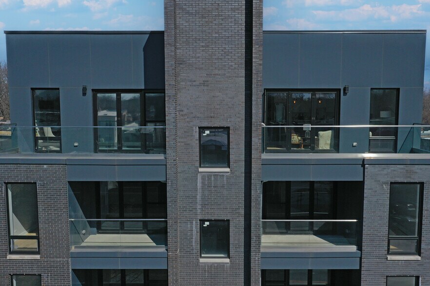 More Photos Of 2212 W Lawrence Ave, Chicago Apartments For Sale