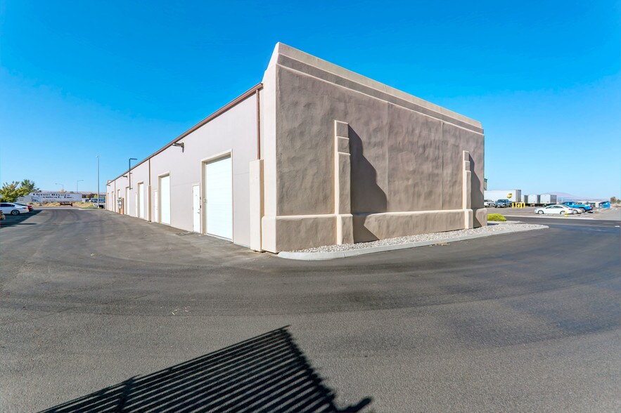 More Photos Of 6503 W Okanogan Ave, Kennewick Warehouse For Lease