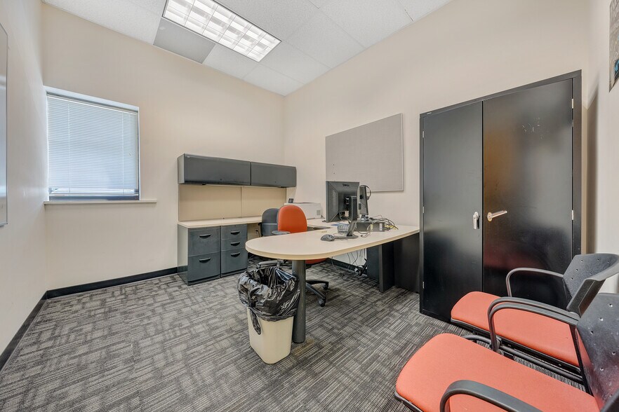 More Photos Of 2000 Virginia Ave, Collinsville Office For Lease