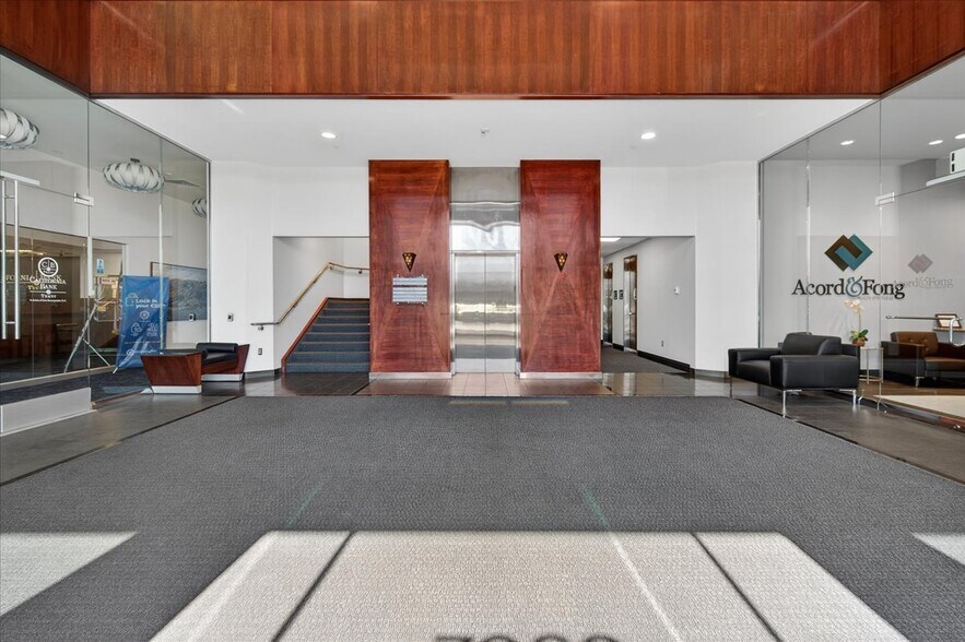 More Photos Of 7060 N Fresno St, Fresno Office For Lease