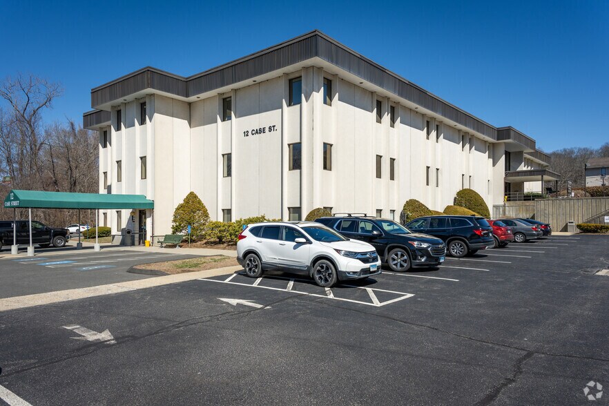 Primary Photo Of 12 Case St, Norwich Medical For Sale