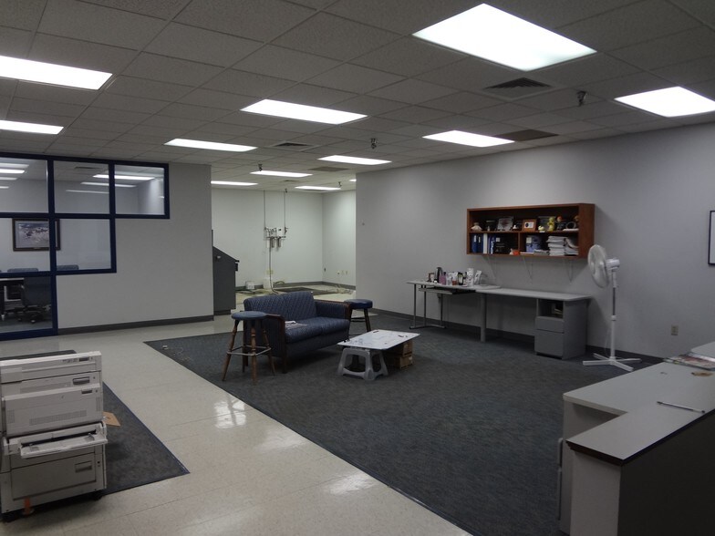 More Photos Of 222 W 6th St, Junction City Office For Sale