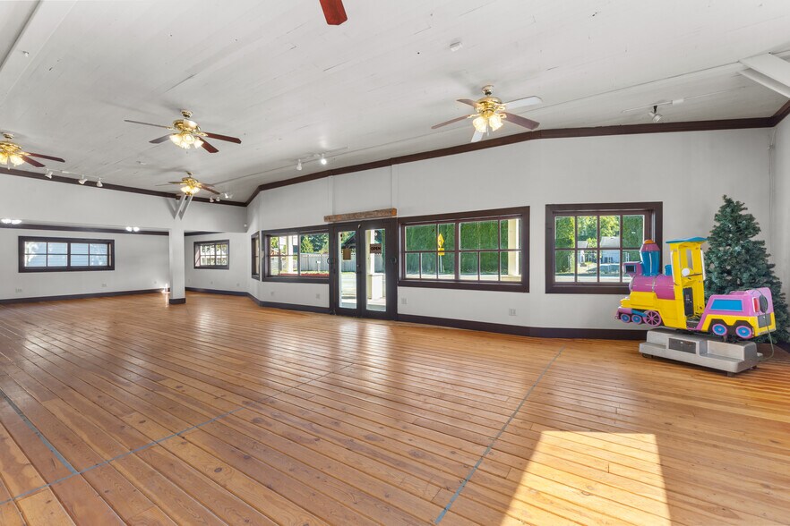 More Photos Of 14120 Sr 165 E, Buckley General Retail For Sale