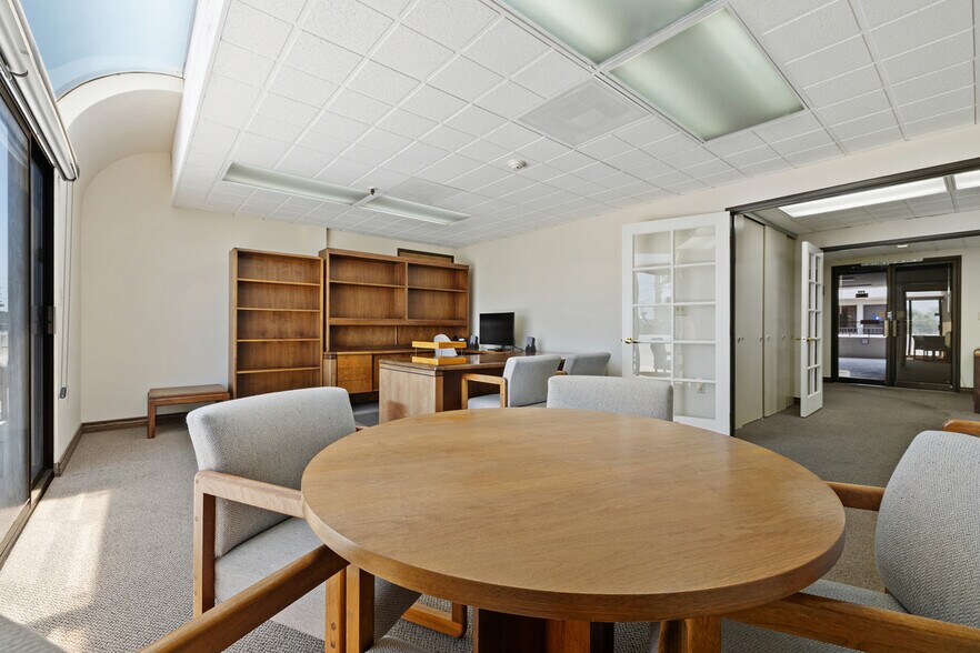 More Photos Of 1001 B Ave, Coronado Medical For Sale