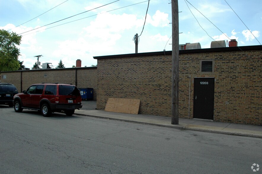 More Photos Of 12201-12217 S Pulaski Rd, Alsip Storefront For Lease