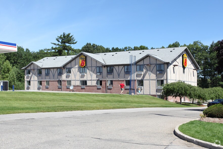 More Photos Of 3080 Colby Rd, Whitehall Hotel For Sale