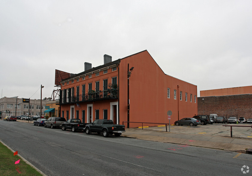 Primary Photo Of 308-314 Burgundy St, New Orleans Office Residential For Sale