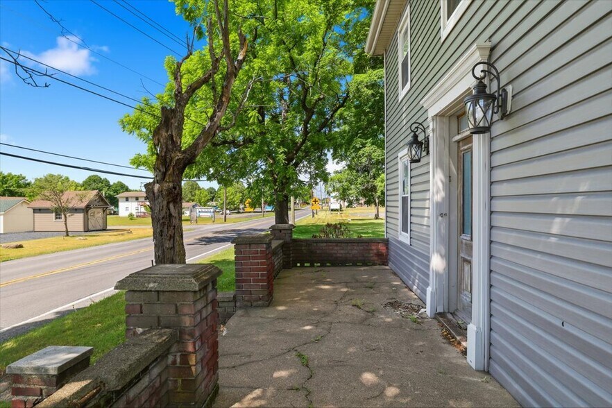 More Photos Of 1105 Scott St, Brodheadsville Freestanding For Sale