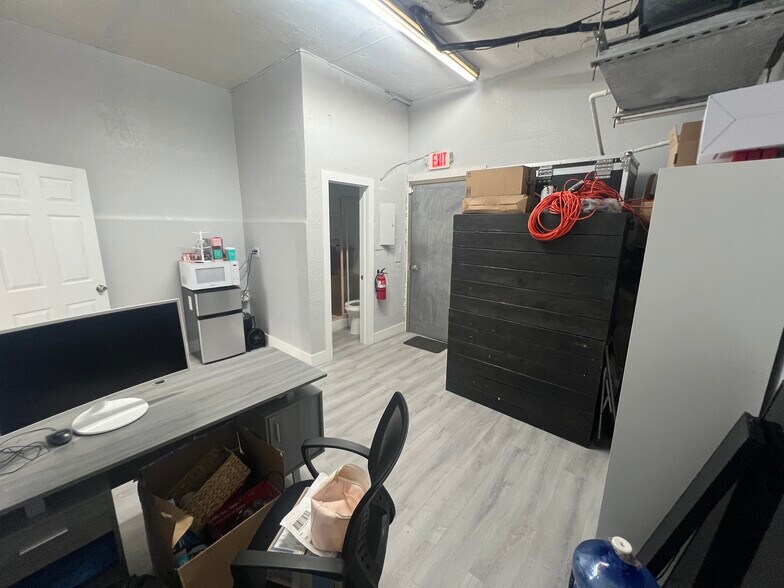 More Photos Of 4751-4799 Palm Ave, Hialeah Storefront Retail Office For Lease