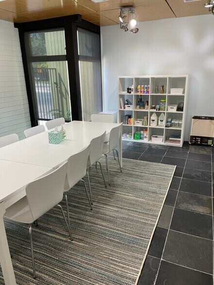 More Photos Of 2827-2837 Presidio Dr, San Diego Office Residential For Lease