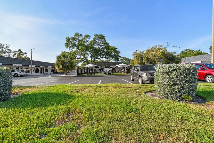 More Photos Of 14219 Walsingham Rd, Largo Unknown For Lease