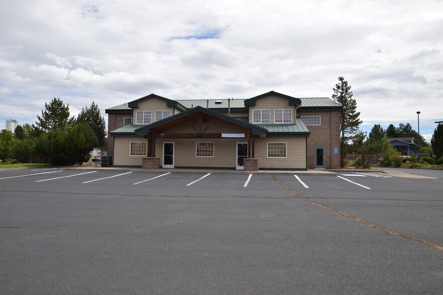 More Photos Of 160 SW Scalehouse Loop, Bend Flex For Lease