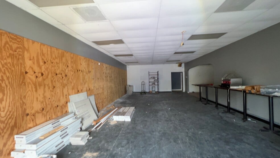 More Photos Of 12373 Scarsdale Blvd, Houston Unknown For Lease