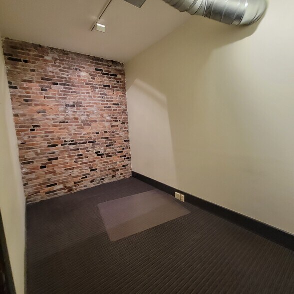 More Photos Of 285 Ellicott St, Buffalo Storefront Retail Office For Lease