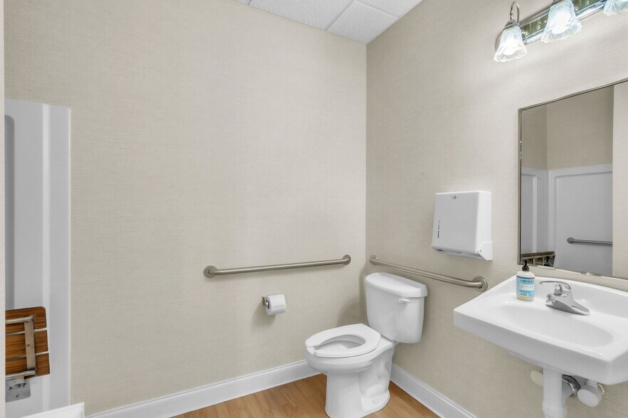 More Photos Of 2035 Valleygate Dr, Fayetteville Medical For Sale