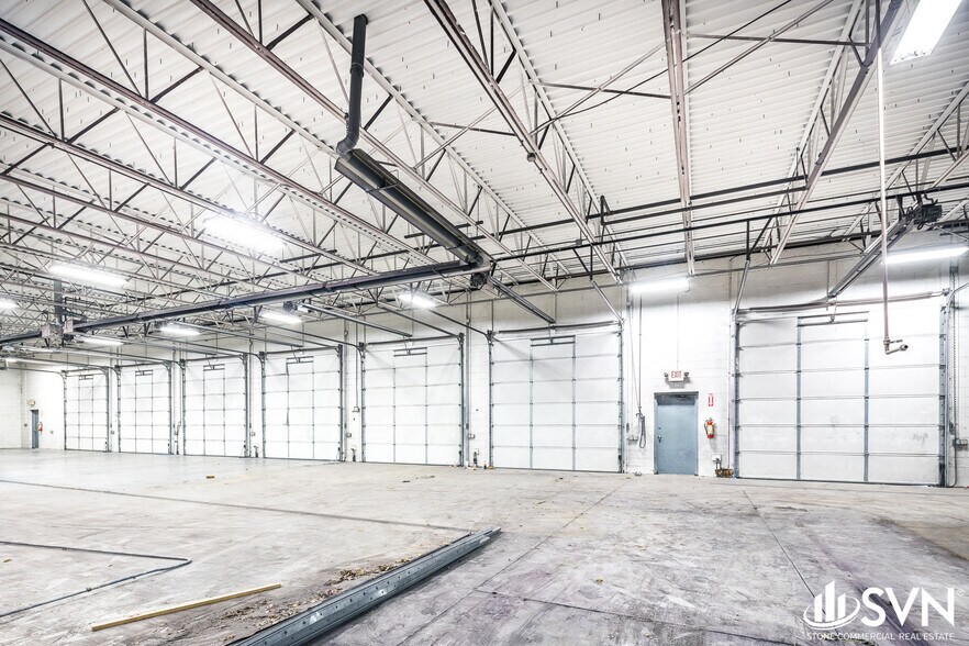 More Photos Of 2408 Over Dr, Lexington Industrial For Lease