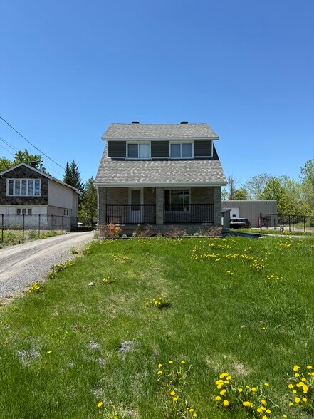 More Photos Of 5438 Bank St, Ottawa Industrial For Sale