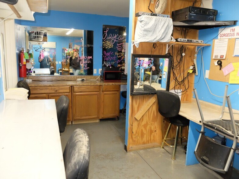 More Photos Of 54230 E 120 Rd, Miami Bar For Sale