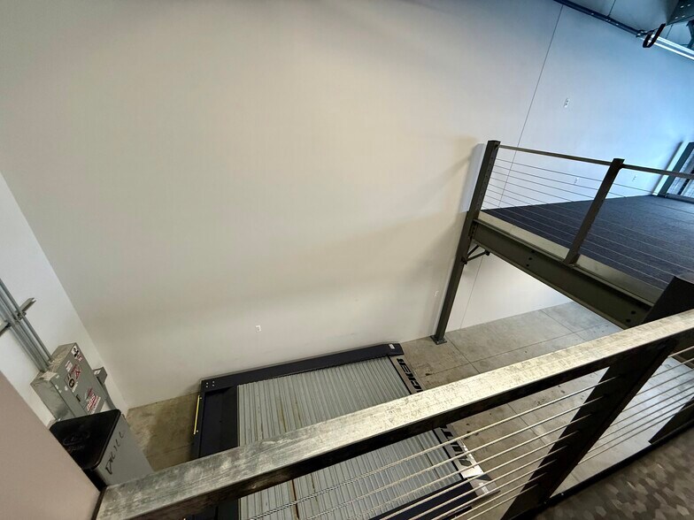 More Photos Of 123 Pit Ln, Pontiac Specialty For Sale