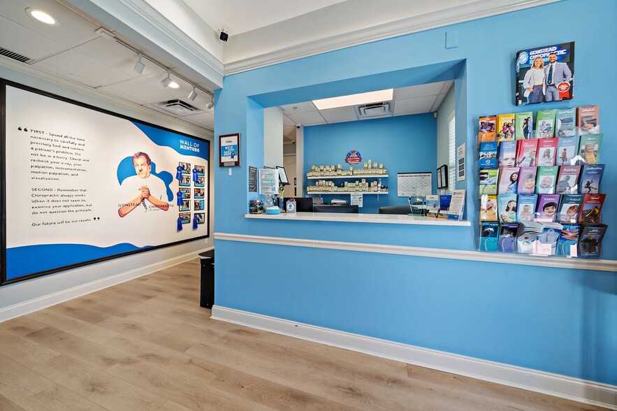 More Photos Of 5652-5654 Marquesas Cir, Sarasota Office For Lease