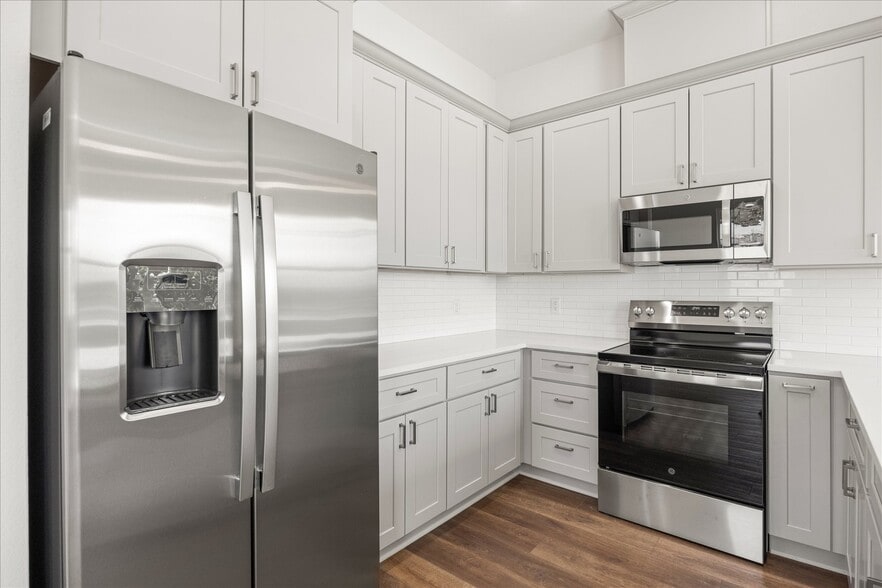 More Photos Of 710 N Sycamore St, Hico Apartments For Sale