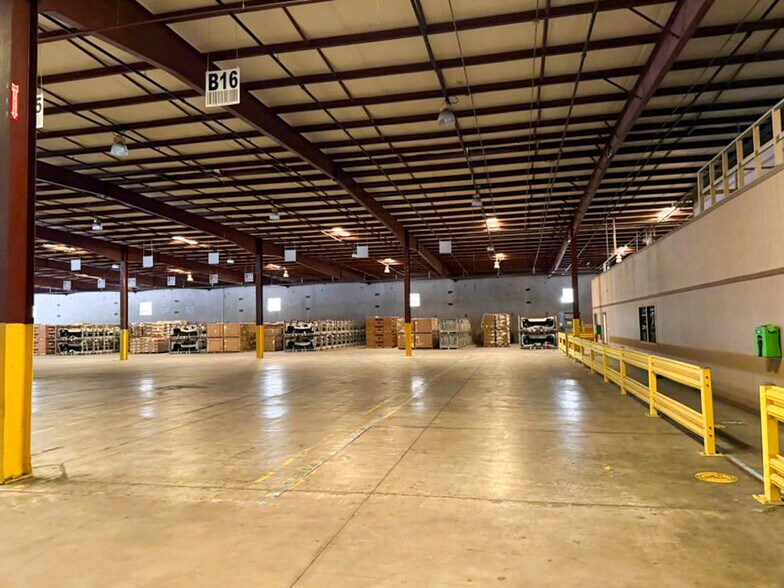 More Photos Of 14701 Atlanta Dr, Laredo Distribution For Lease