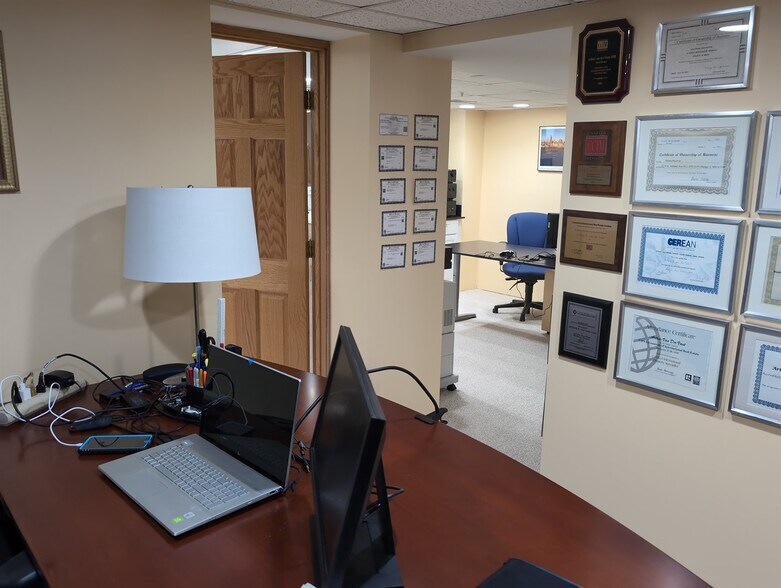 More Photos Of 417 N Hough St, Barrington Medical For Sale