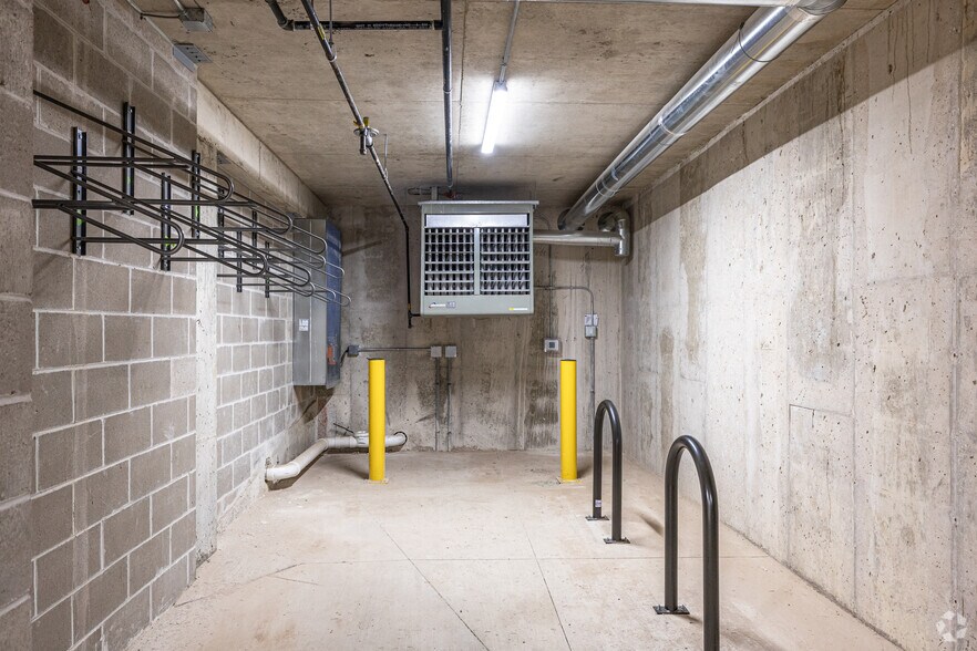 More Photos Of 517 W Main St, Madison Apartments For Lease