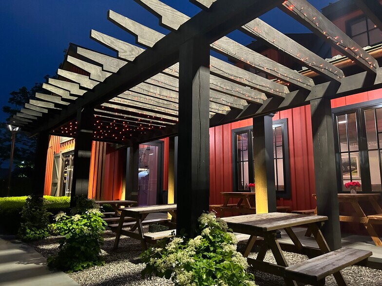 More Photos Of 156 Route 17, Tuxedo Park Restaurant For Sale
