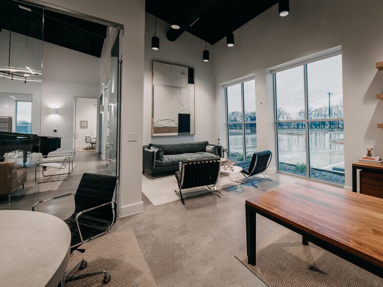 More Photos Of 9555 Harmon Rd, Fort Worth Office For Lease