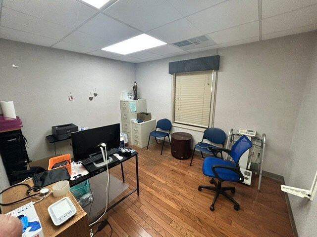 More Photos Of 414 Old Morgantown Rd, Bowling Green Office For Sale