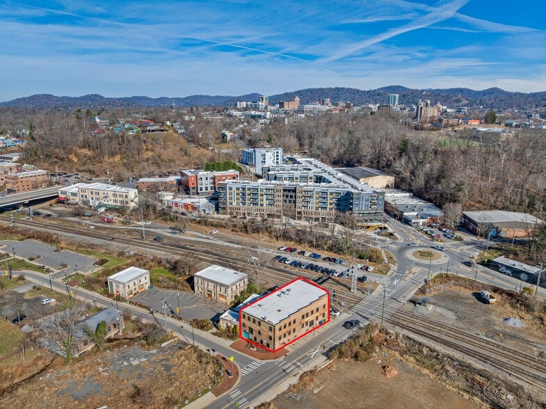 More Photos Of 170 Lyman St, Asheville Office For Lease