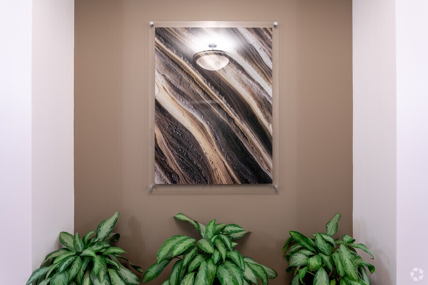 More Photos Of 4800 S Macadam Ave, Portland Office For Lease