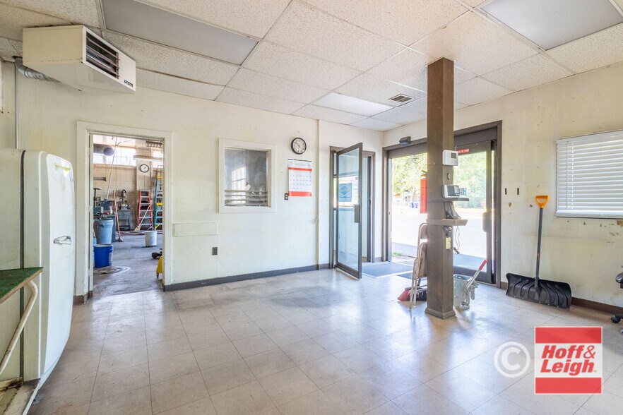 More Photos Of 305 S Hancock Ave, Colorado Springs Warehouse For Sale