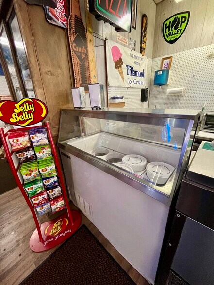 More Photos Of 31080 US 101 S, Hebo Storefront Retail Residential For Sale