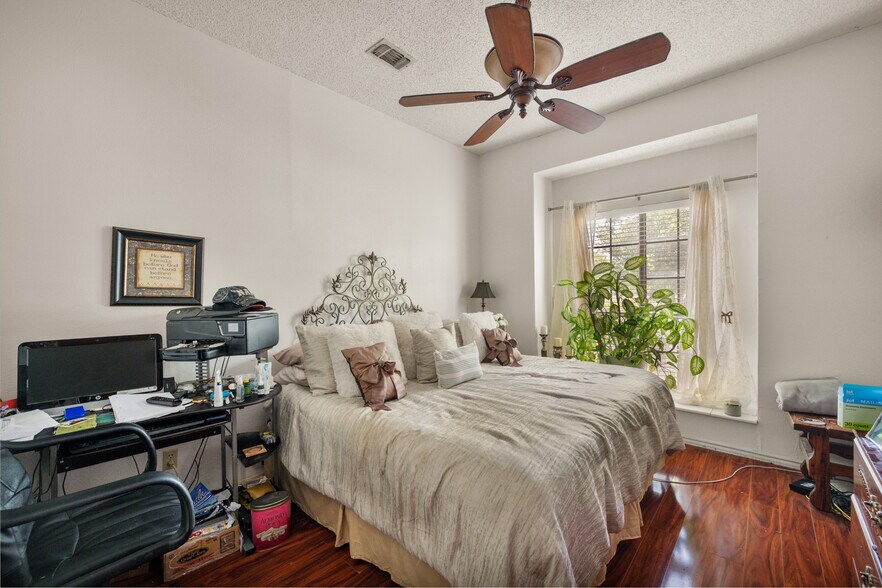 More Photos Of 5792 FM 6, Josephine Showroom For Sale