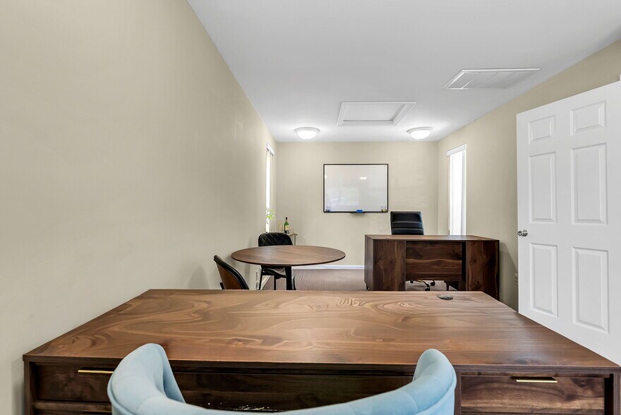 More Photos Of 8-10 Tindall Rd, Middletown Office For Lease