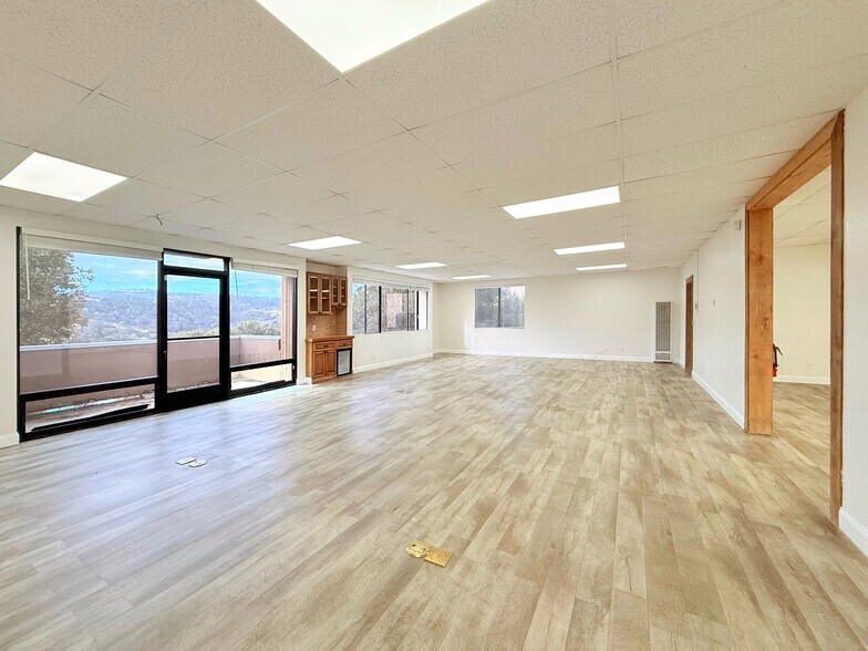 More Photos Of 5 Harris Ct, Monterey Warehouse For Lease